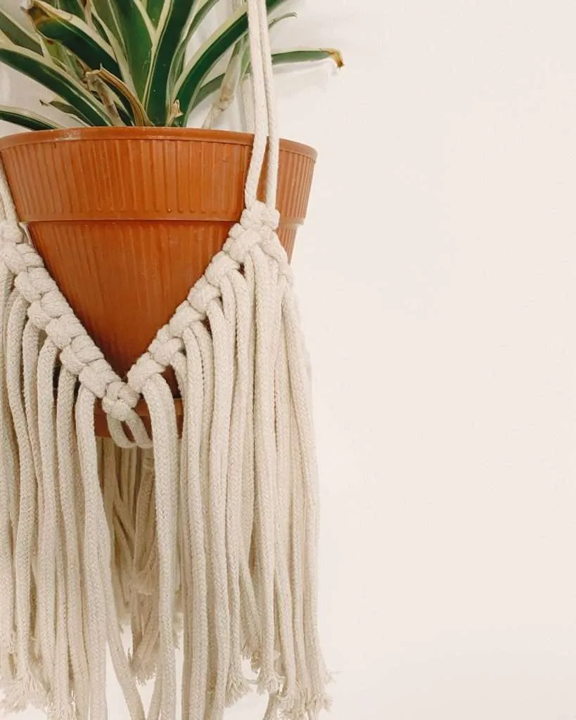 Suporte de vaso em macramé